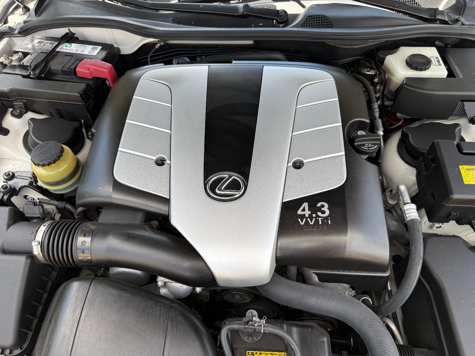 2005 Lexus SC430 2048