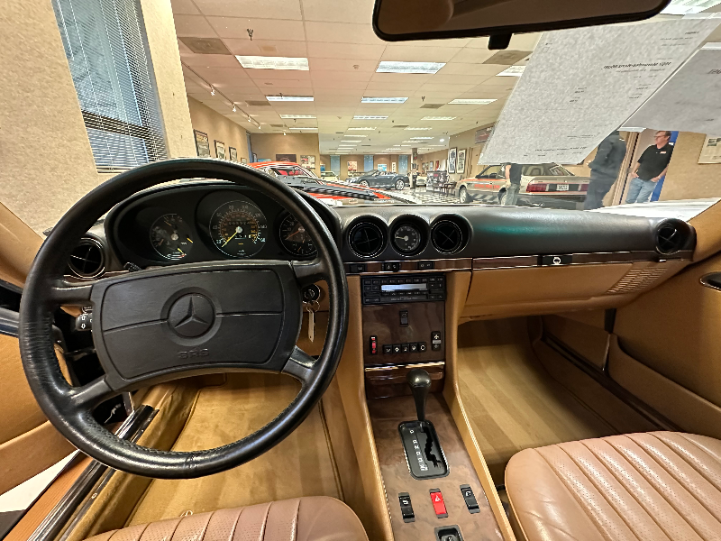 1987 Mercedes Benz  560 SL 141