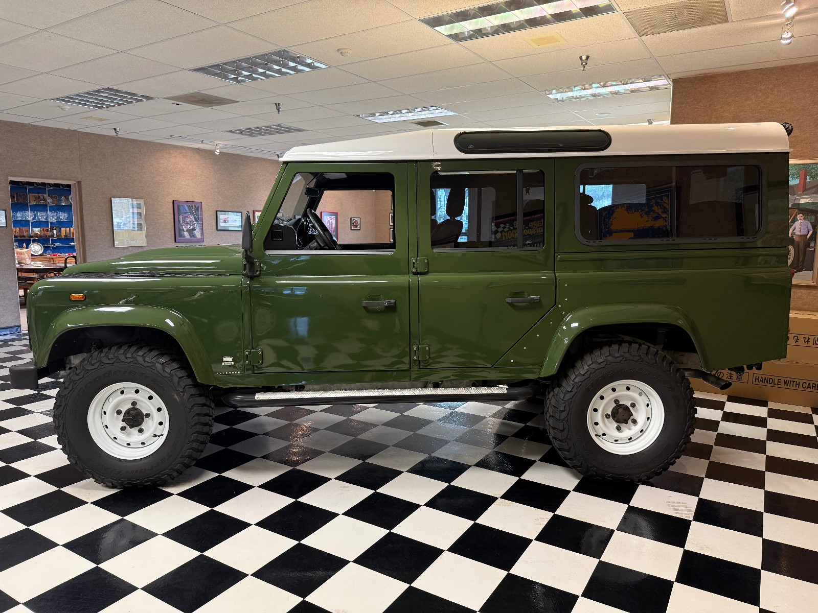 1985 Land Rover Defender 110 Euro Spec 1864